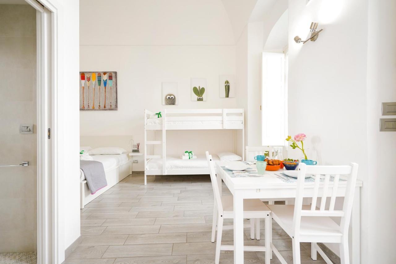 I 20 Archi Apartments Монополи Экстерьер фото