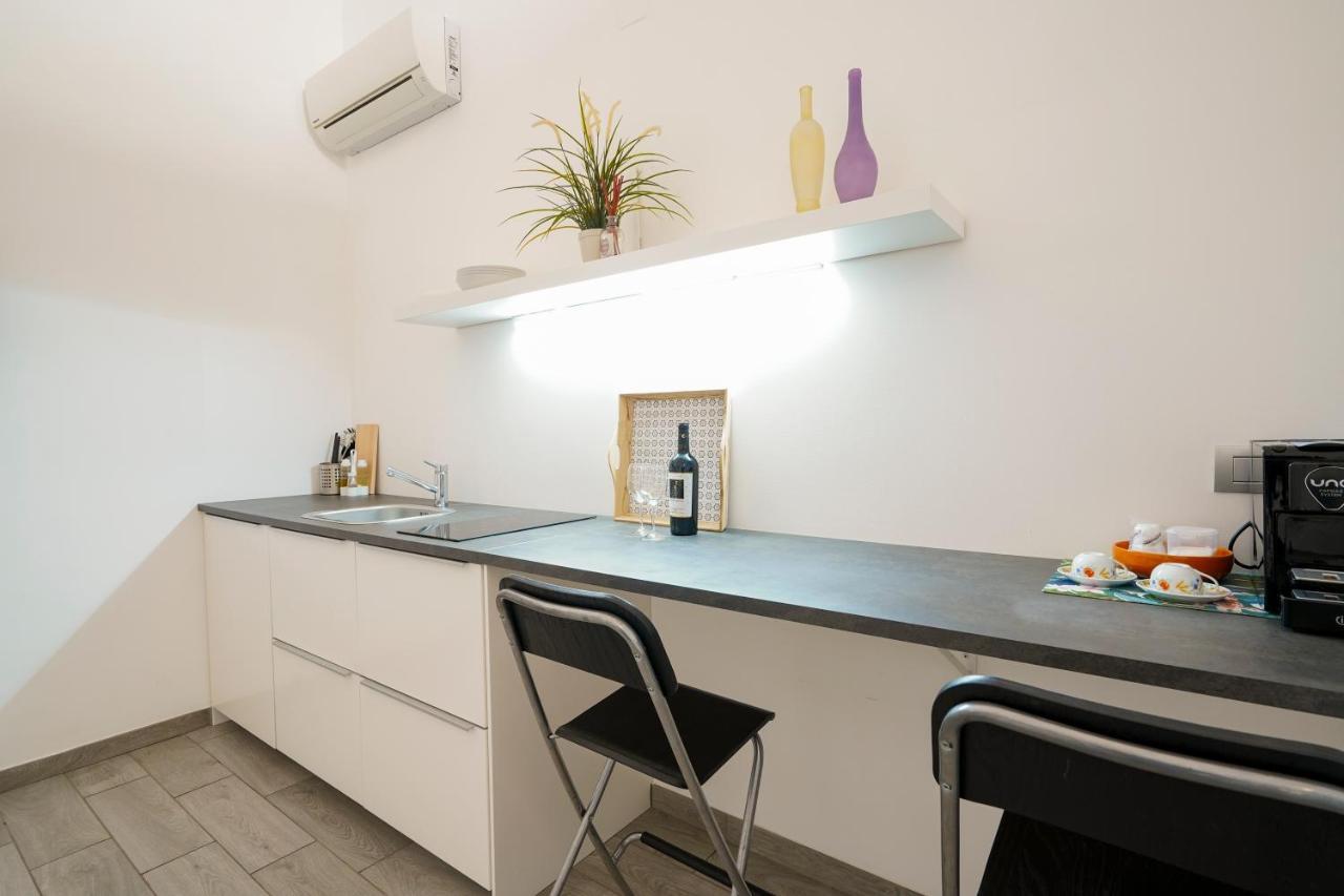 I 20 Archi Apartments Монополи Экстерьер фото