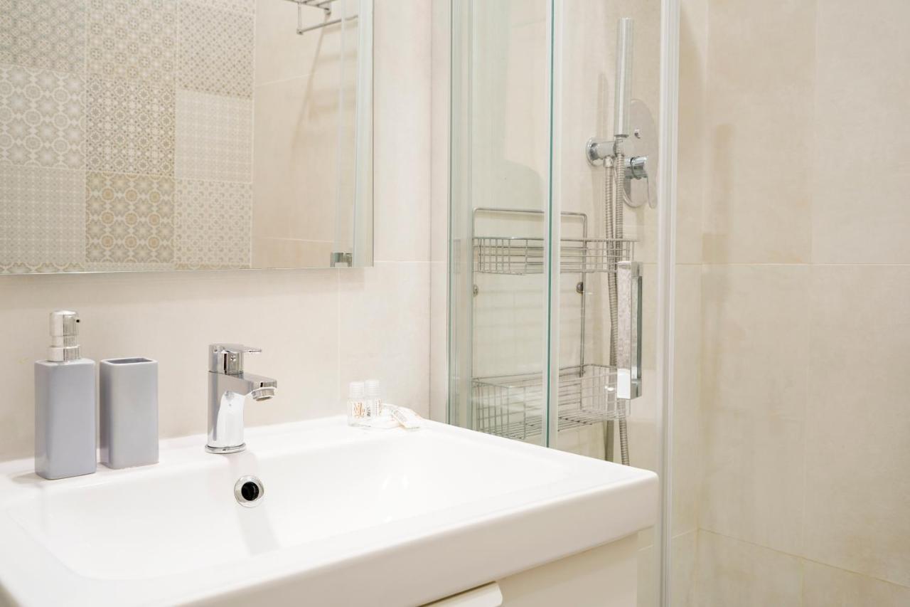 I 20 Archi Apartments Монополи Экстерьер фото