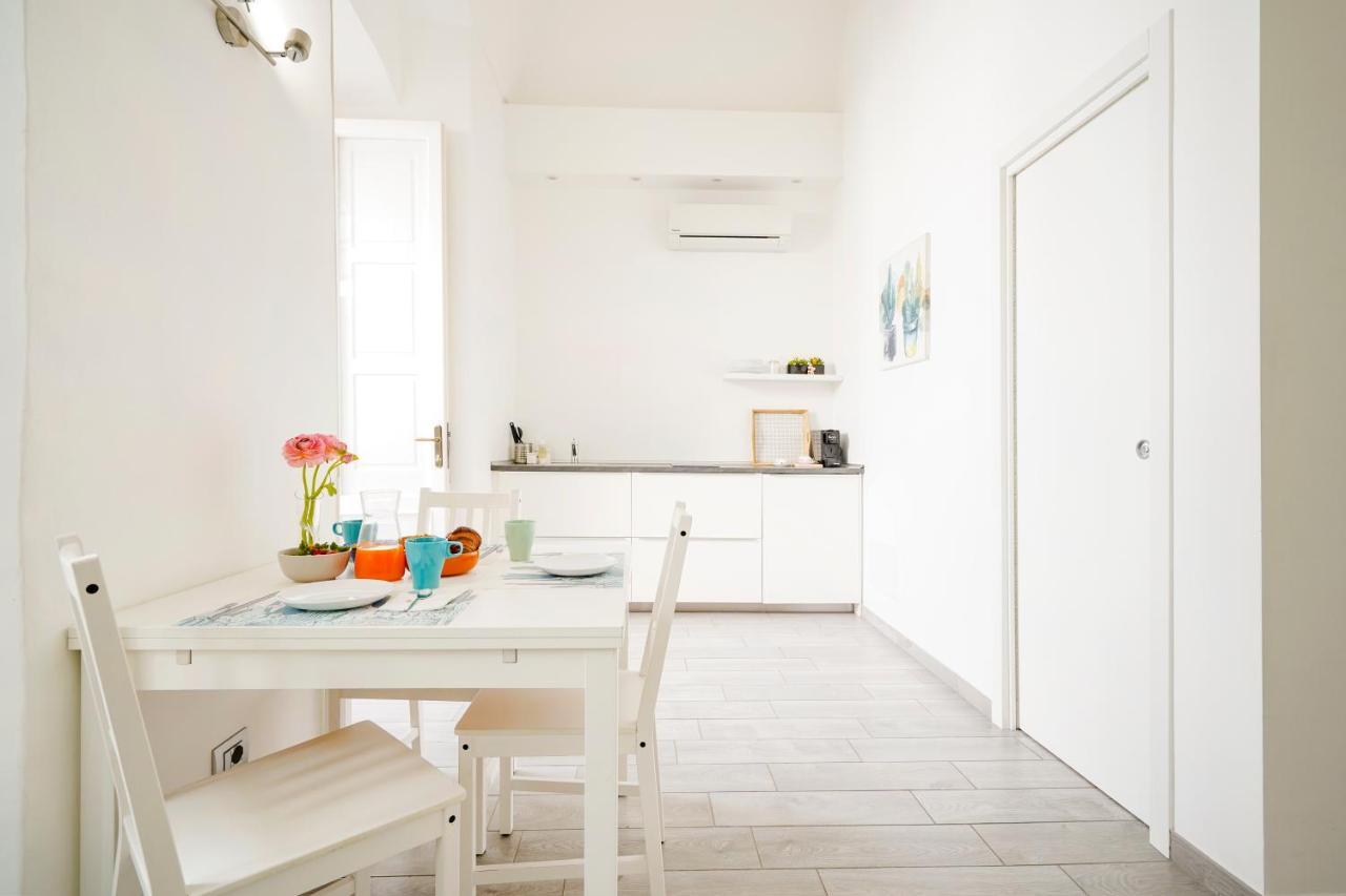 I 20 Archi Apartments Монополи Экстерьер фото